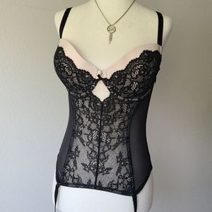 Sexy Victoria's Secret Cream & Black Bustier 36D